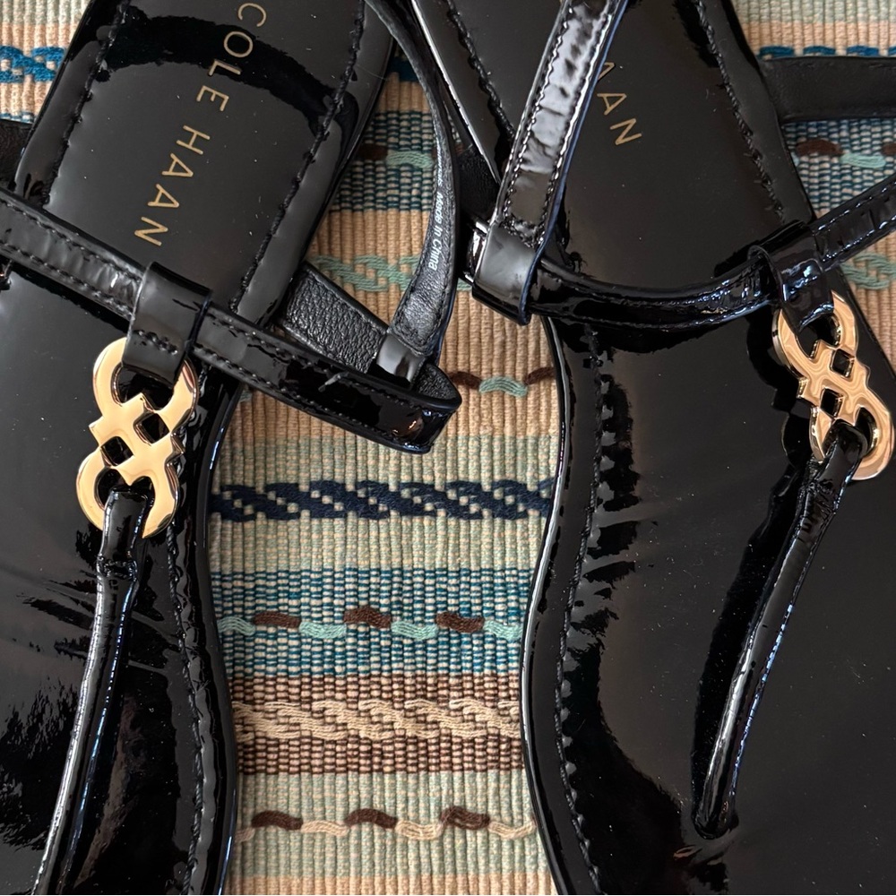 COLE HAAN 🖤 Black patent leather sandals - Picture 3 of 5